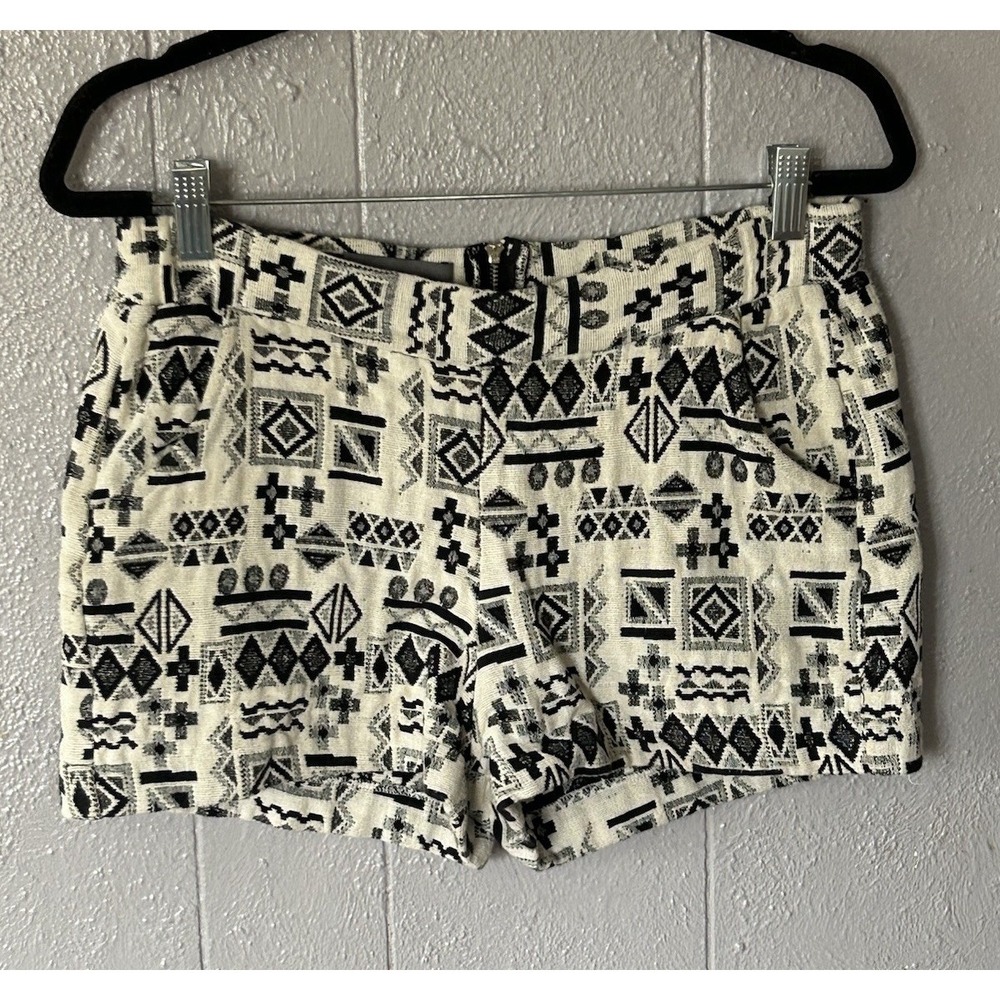 Women's Myne Ashley Ann Aztec Zip Up Shorts Size 6 Cotton Black & Cream USA